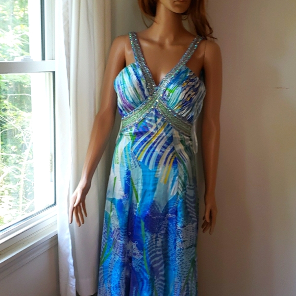 COPY - Formal/Prom dress - Picture 1 of 9